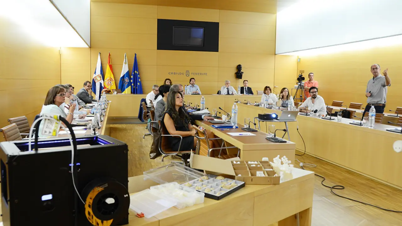 Charla F&eacute;lix Fari&ntilde;a 01