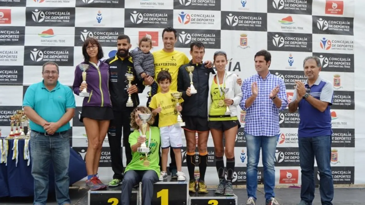 Podium masculino y femenino prueba de 15km