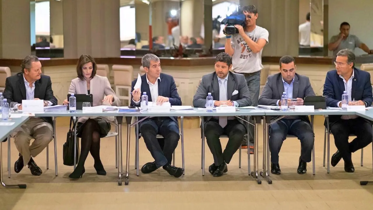 REUNI&Oacute;N CLAVIJO CEST