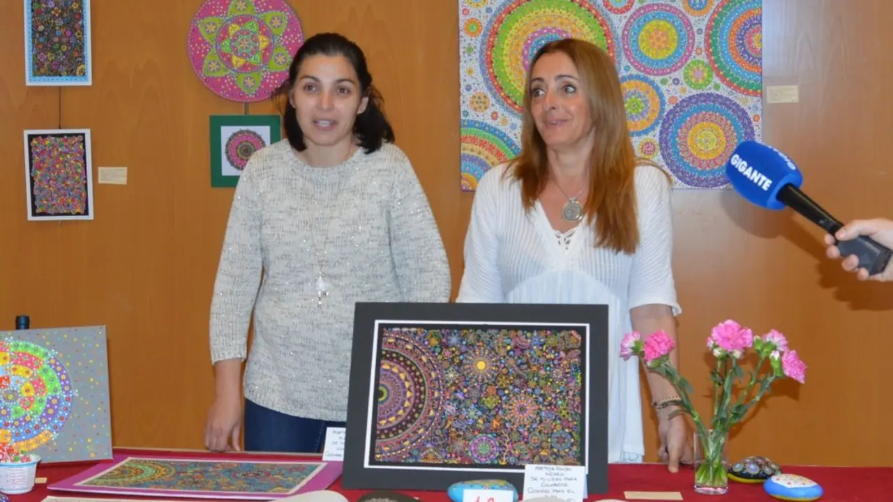 Foto presentaci&oacute;n exposici&oacute;n Mandala_Fotor