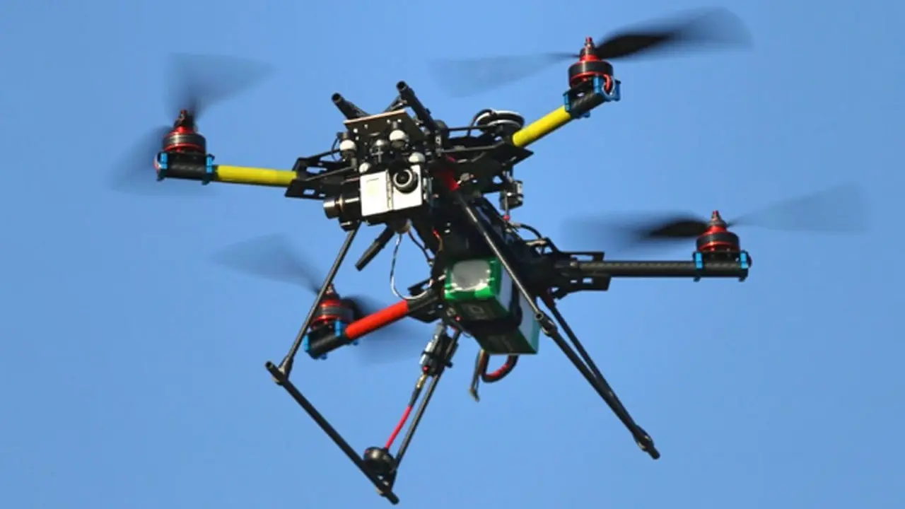 drone-drones-faa-cbs-surveillance-laws433421640x360_Fotor