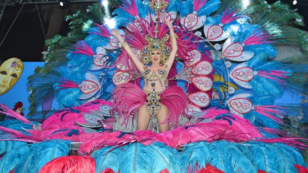 REINA CARNAVAL LOS GIGANTES 800[1]_Fotor
