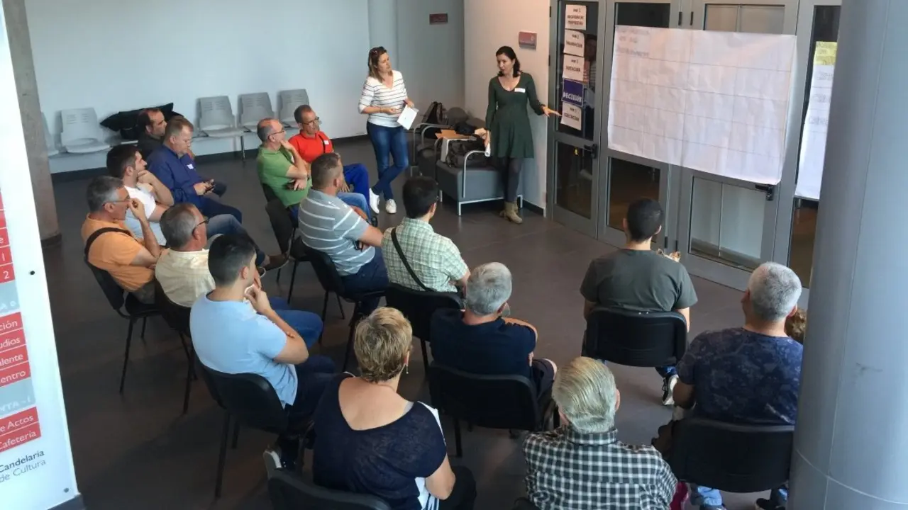 Mesa Comunitaria de Igueste _9 marzo 2017_Fotor