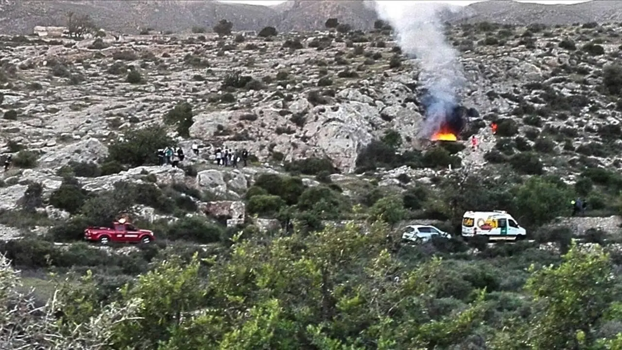 sociedad incendio en La Molineta  Los angeles en Almeria fotografia de  Manuel Garcia   IDEAL