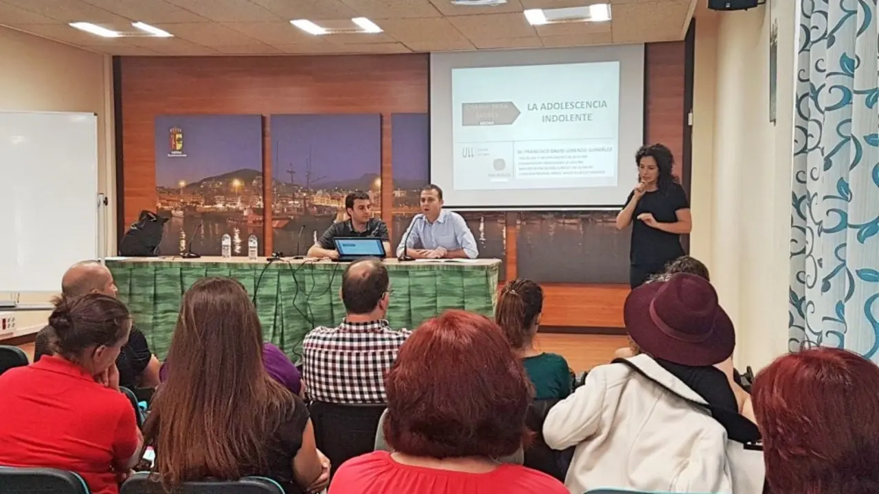 adolescencia_indolente_taller_familias_Leopoldo_D&iacute;az_Oda_Fotor