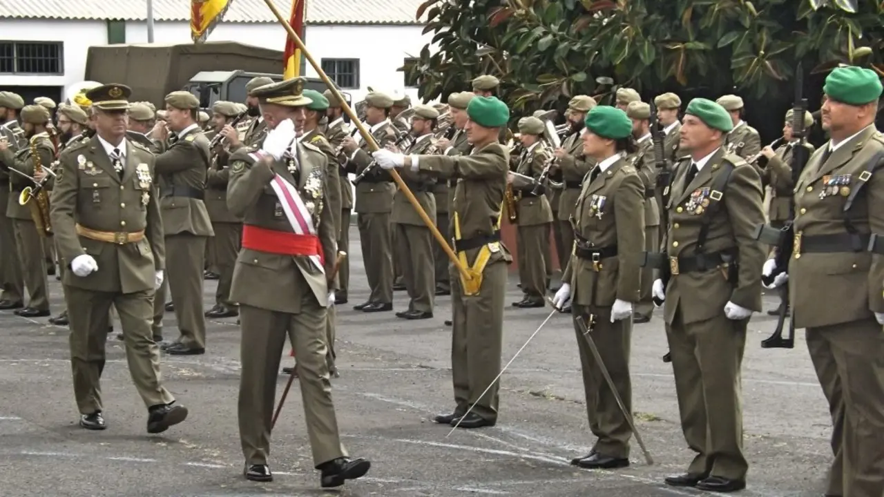 MILITARES 998 B_Fotor