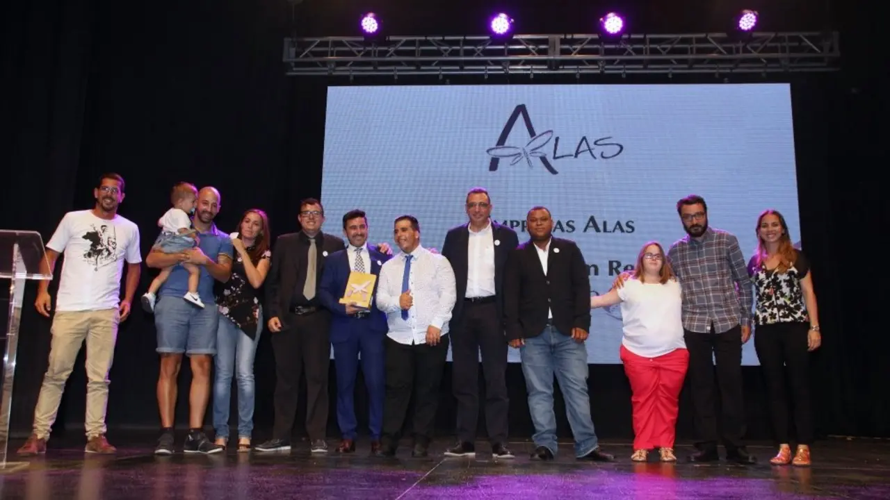 II GALA PREMIO ALAS (7)_Fotor