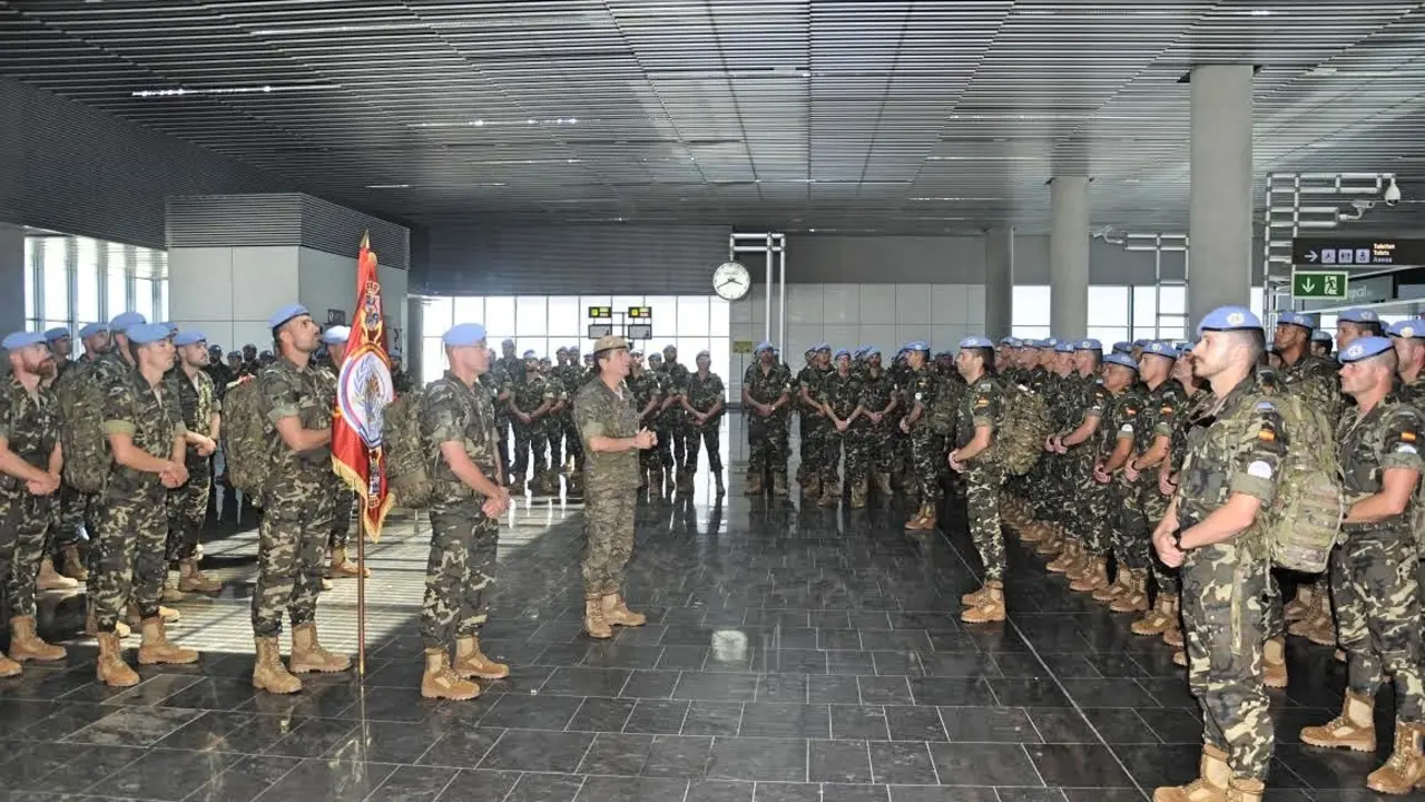 MILITARES -175_Fotor