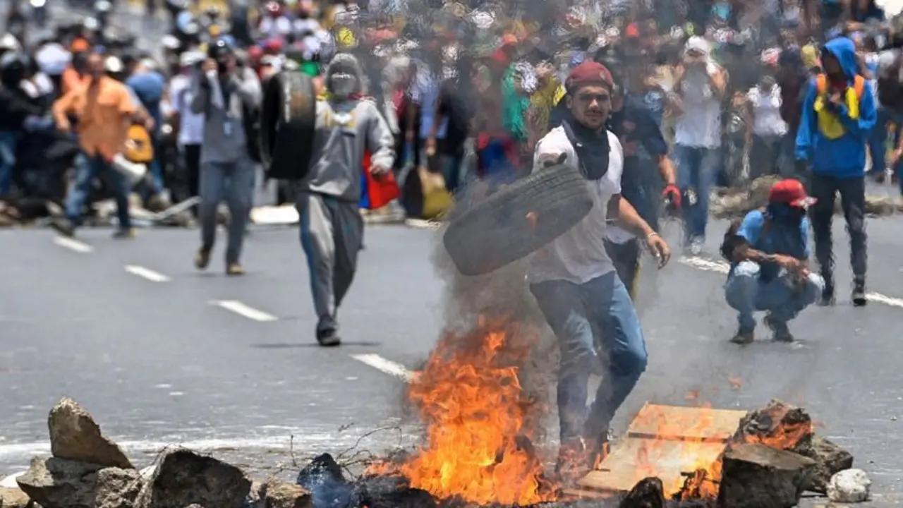 PROTESTAS EN VENEZUELA 353_Fotor