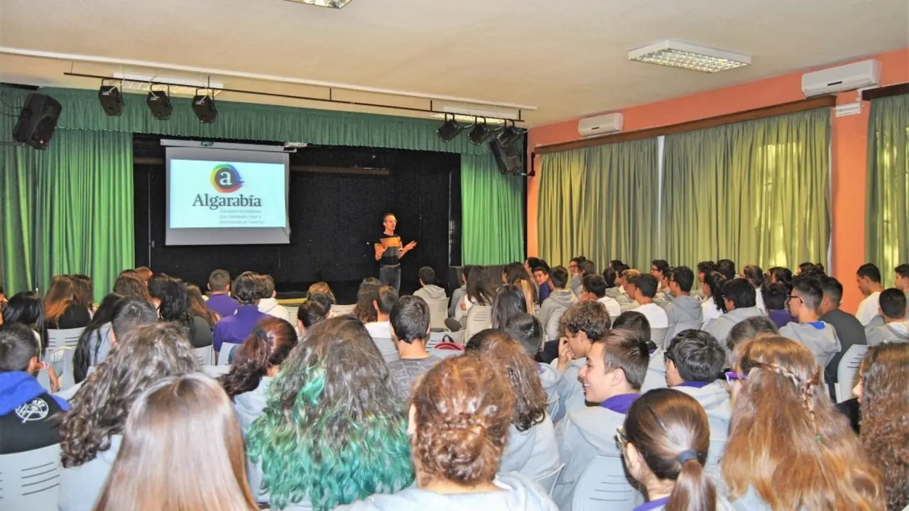 Charlas Institutos_Fotor