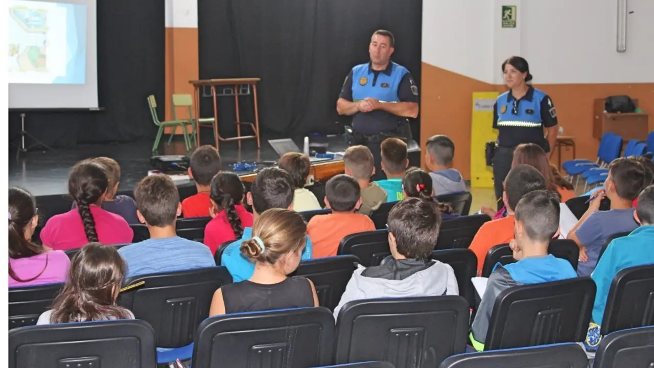Charla Polic&iacute;a Local CEIP_Fotor