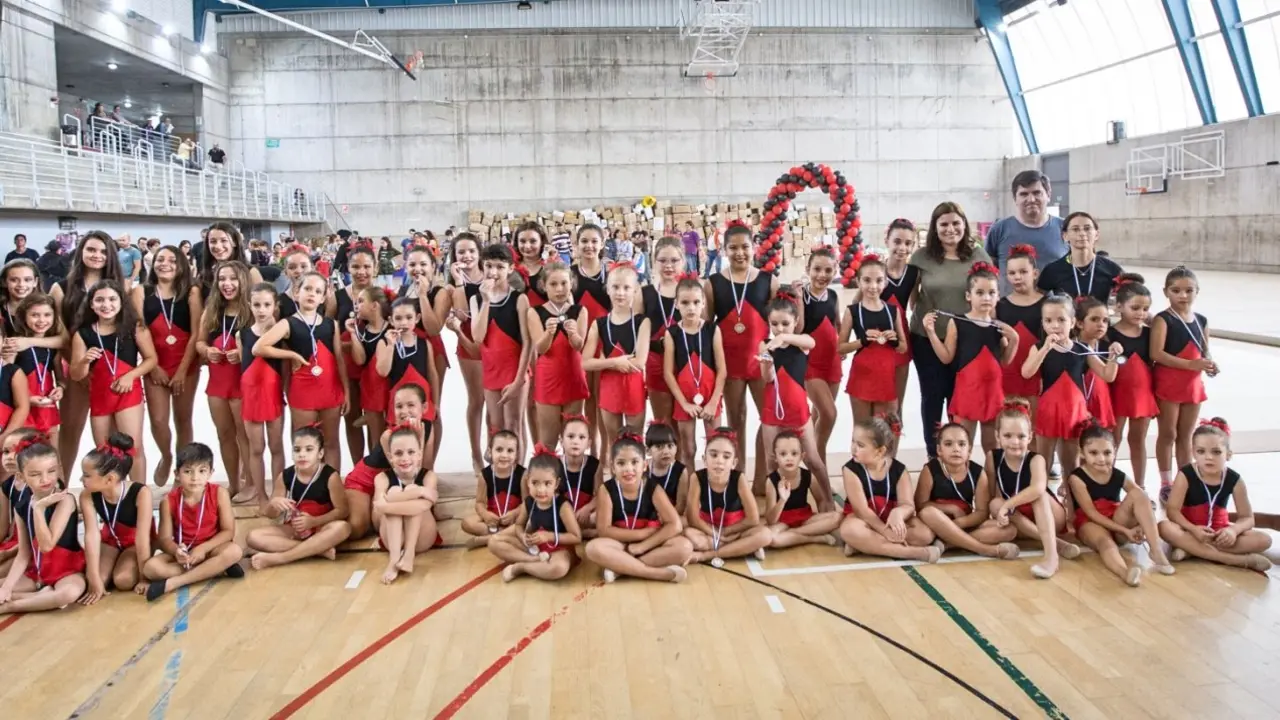 XVI Exhibici&oacute;n de las escuelas municipales de Gimnasia R&iacute;tmica_2017_Fotor