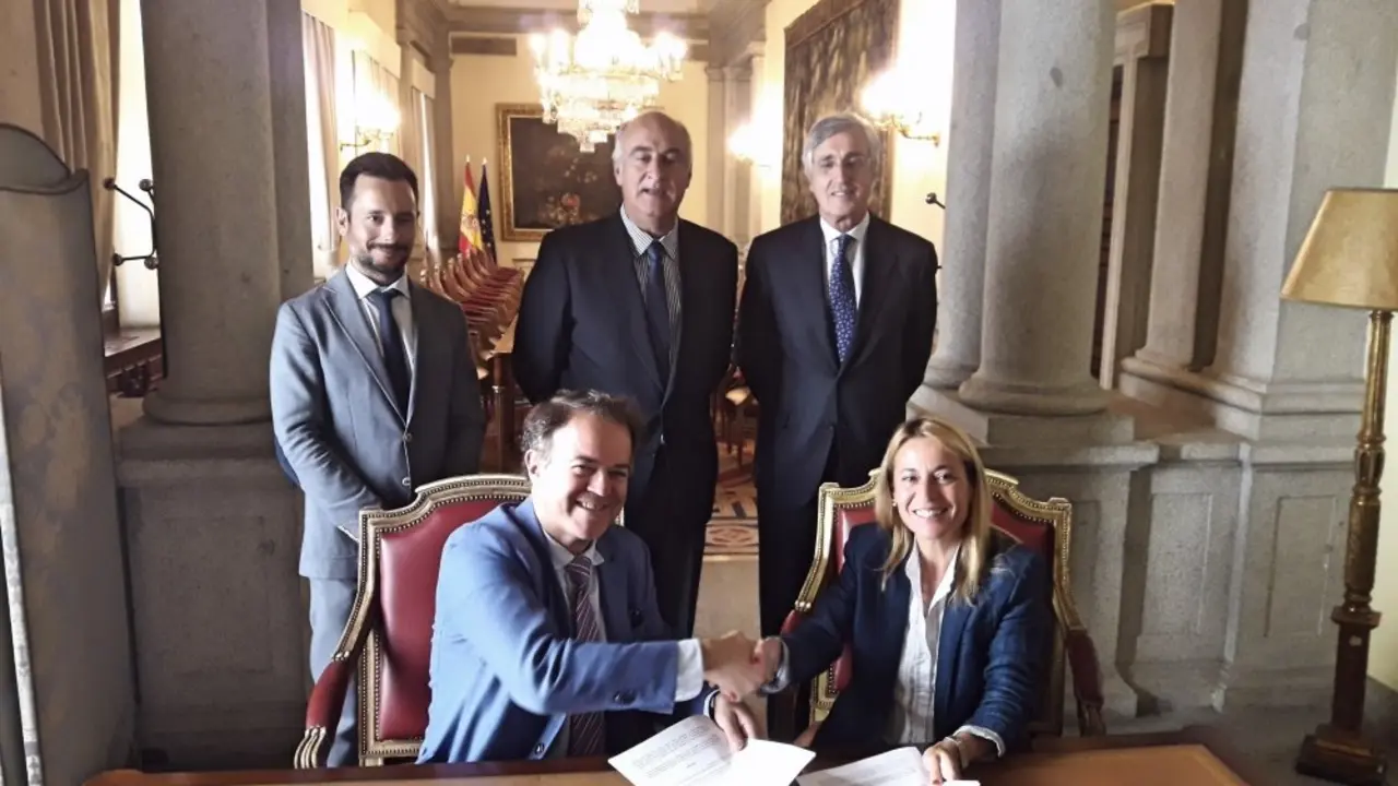Firma convenio MECYD_Fotor