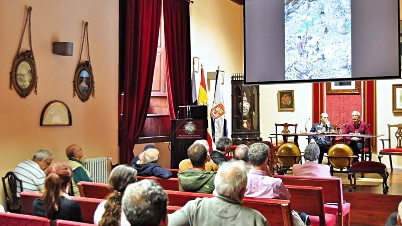 Jornada en la Real Sociedad Econ&oacute;mica Amigos del Pa&iacute;s de Tenerife 72_Fotor