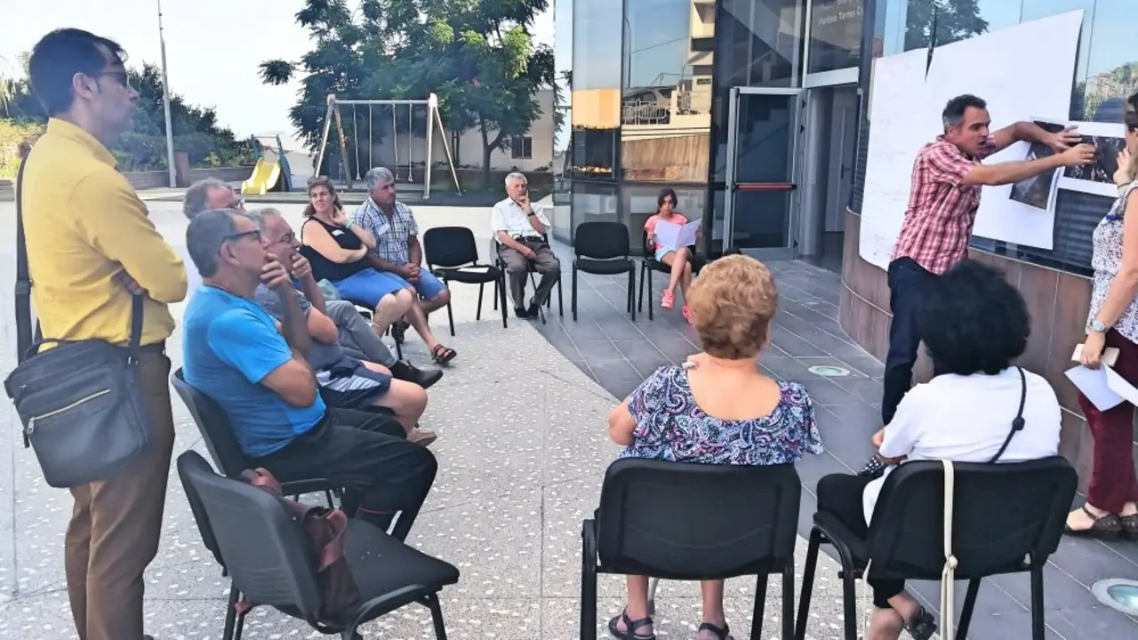 Reuni&oacute;n vecinos de Igueste junio 2017_Fotor