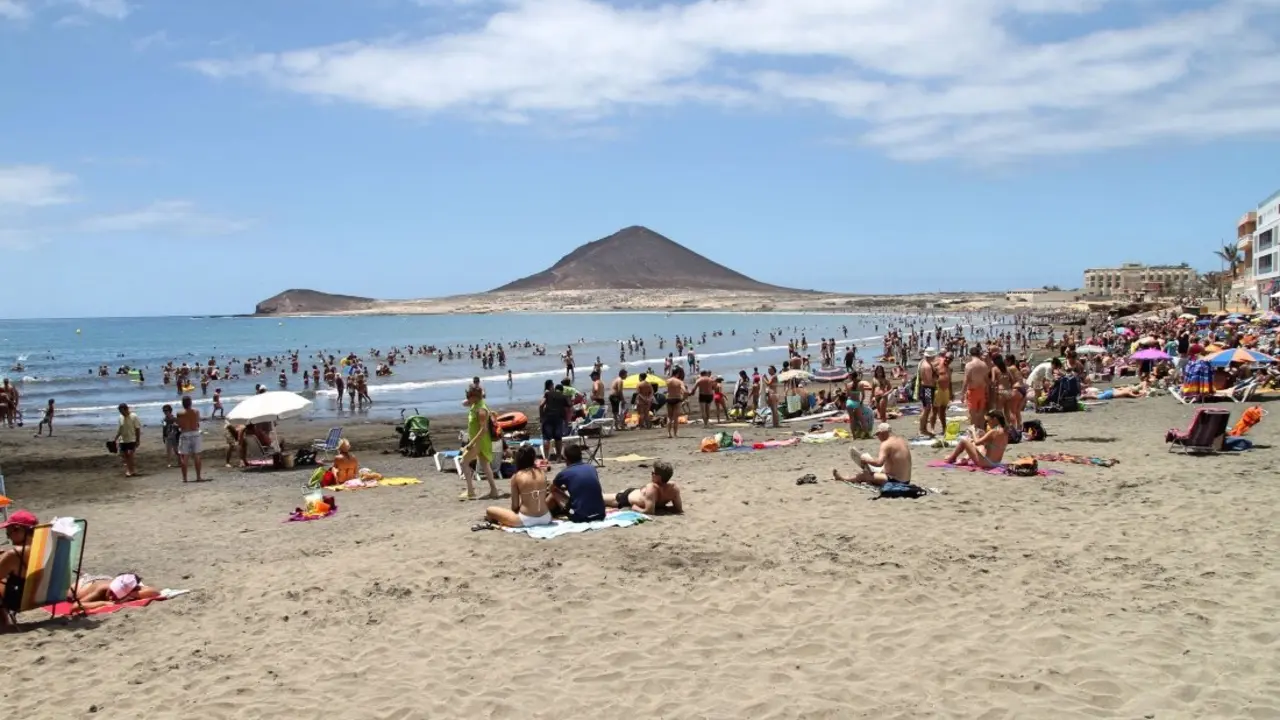 Playa-Central-El-M&eacute;dano1_Fotor