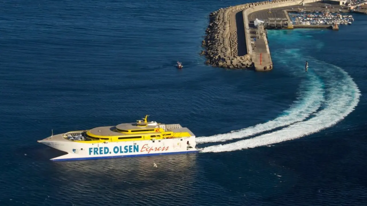 FERRY FRED OLSEN 