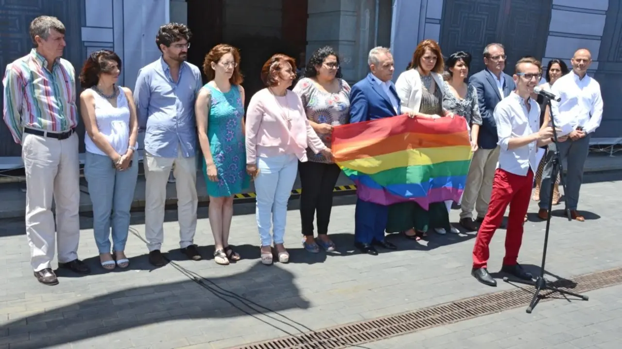 Manifiesto Orgullo LGBTI 06 (2)_Fotor