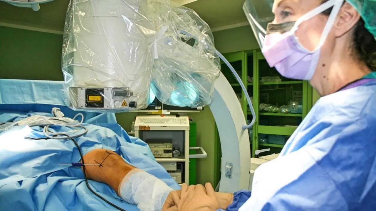 Este procedimiento introducido en Espa&ntilde;a por traumat&oacute;logos del Hospital de La Candelaria es guiado por imagen1_Fotor