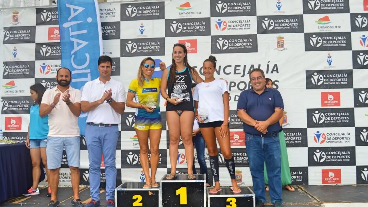Podium femenino general-2_Fotor