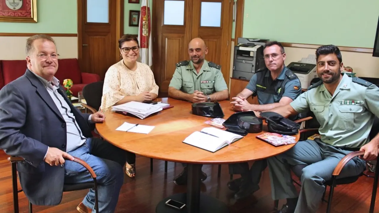 Presentaci&oacute;n nuevos guardia civiles julio 2017_Fotor