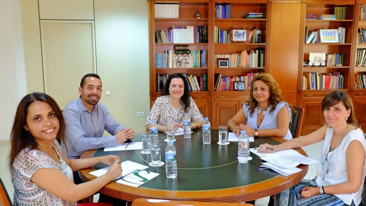 Valido reuni&oacute;n Colegios oficiales de Trabajadores Sociales_Fotor