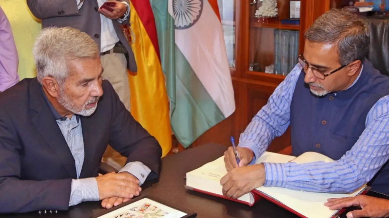EMBAJADOR INDIA ADEJE 54_Fotor