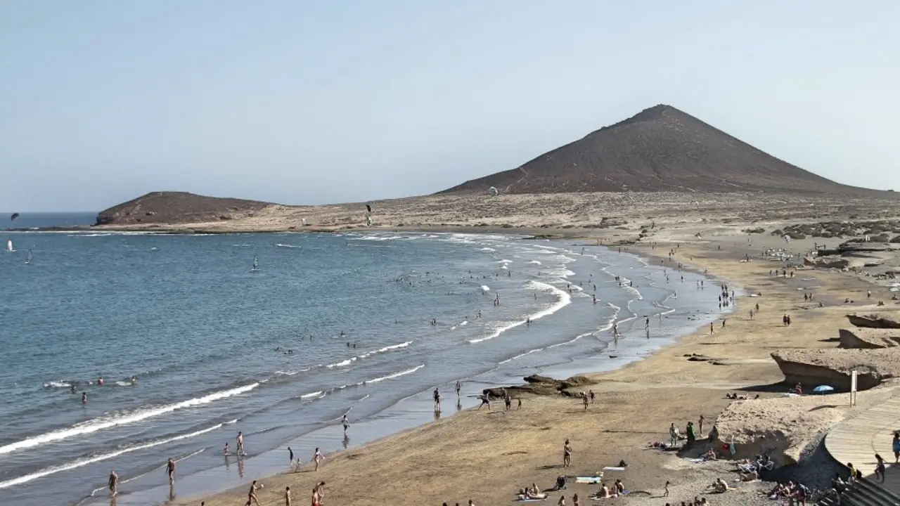 PLAYA LEOCADIO MACHADO EL M&Eacute;DANO
