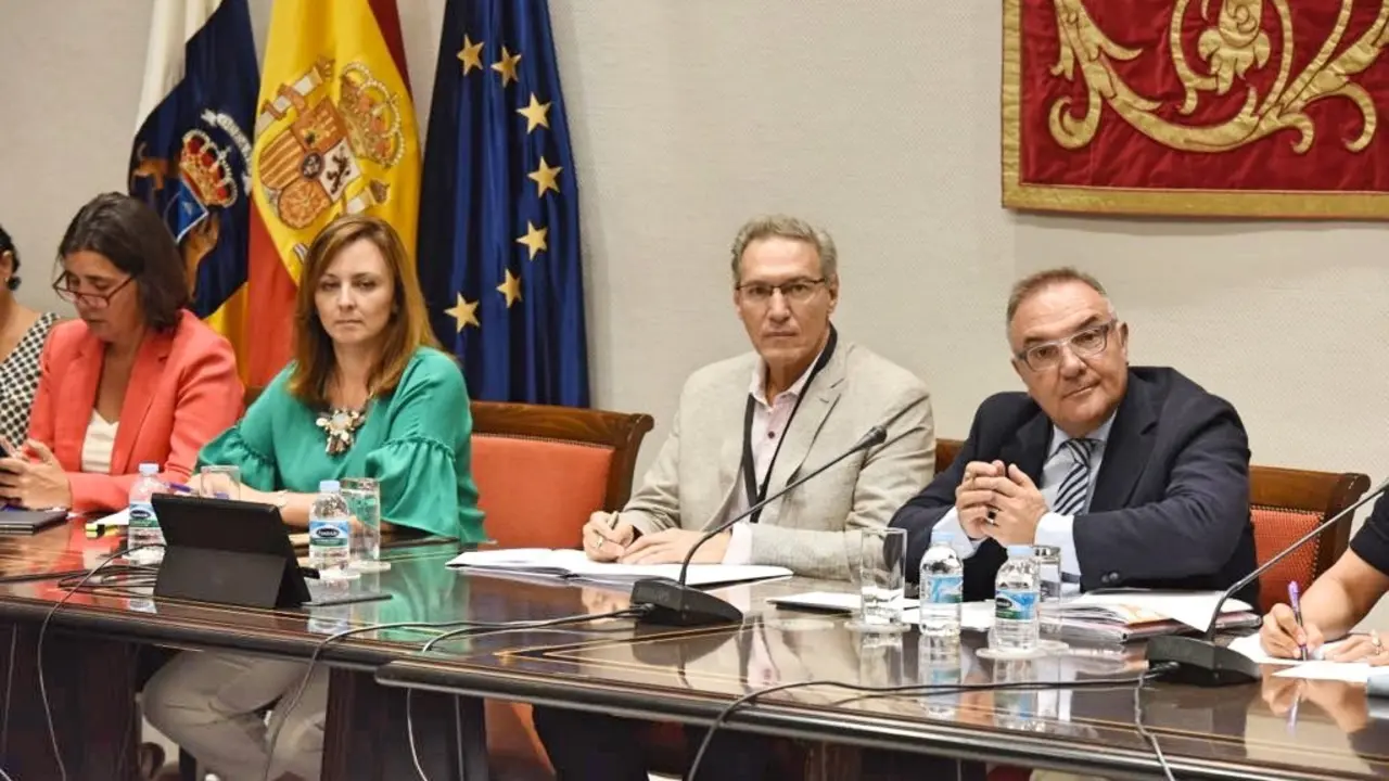 Barreto, Alem&aacute;n y Baltar, durante la comparecencia sobre microalgas_Fotor