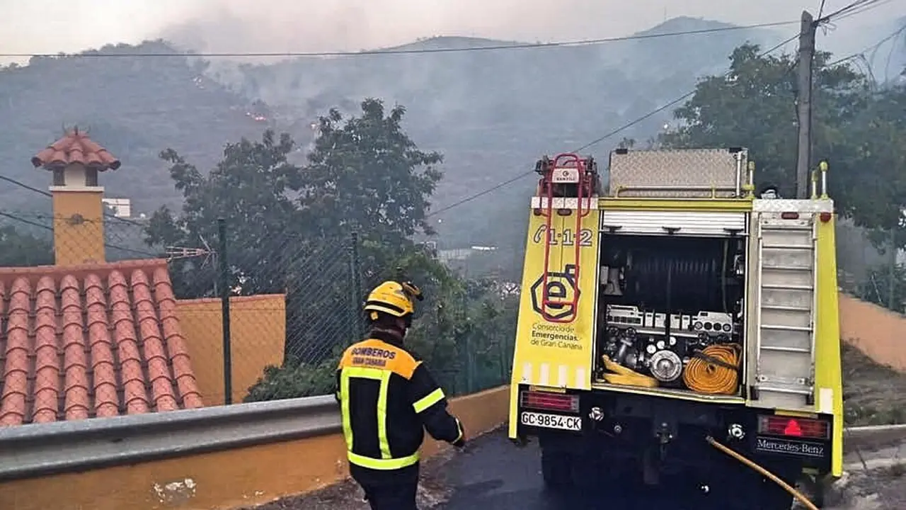 INCENDIO TEJEDA 6879_n_Fotor
