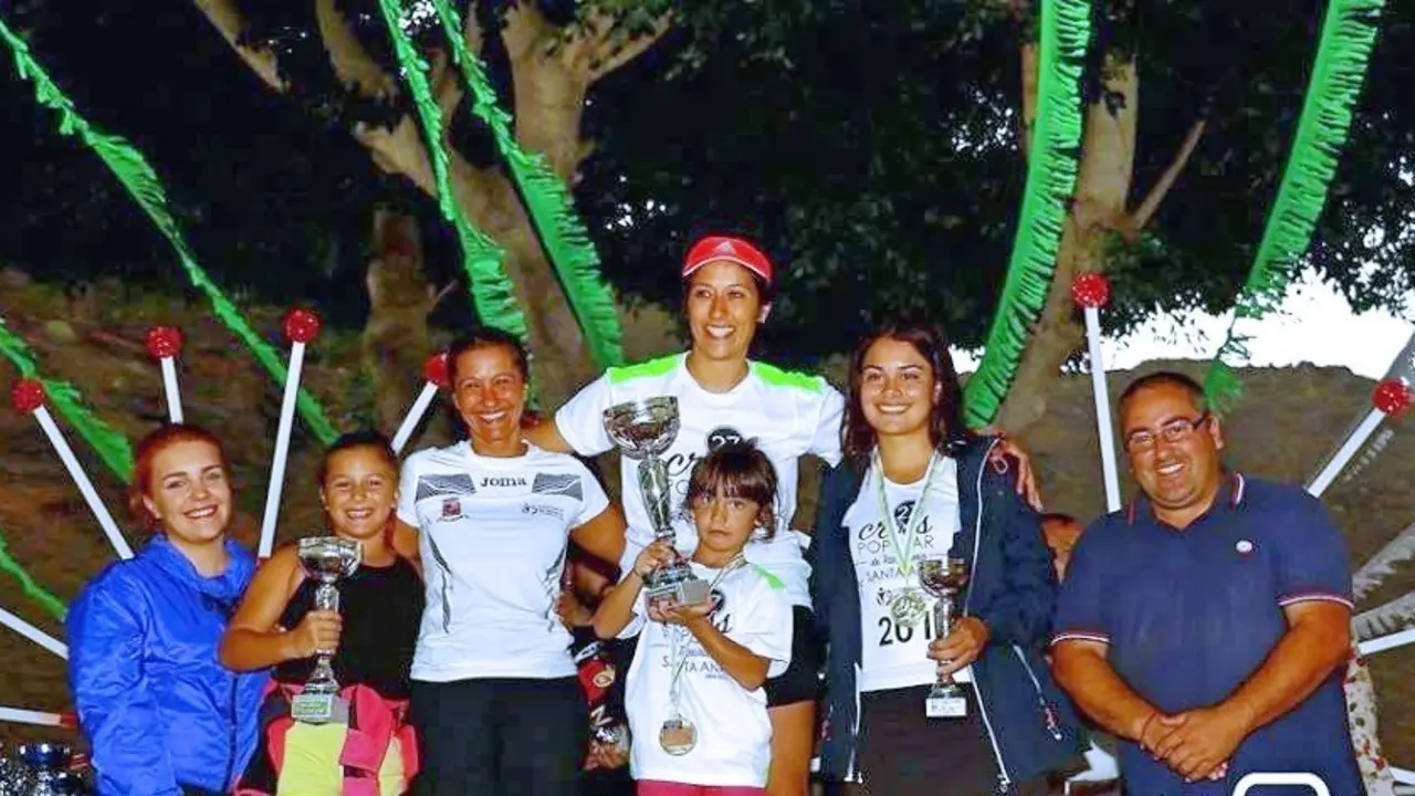 Podium femenino general-3_Fotor