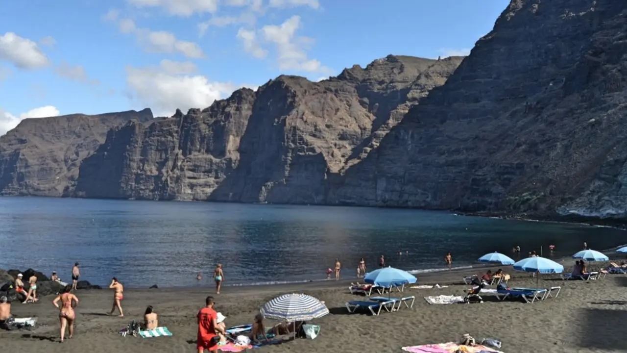Espectacular foto de la playa de Los Gu&iacute;os de Los Gigantes_Fotor