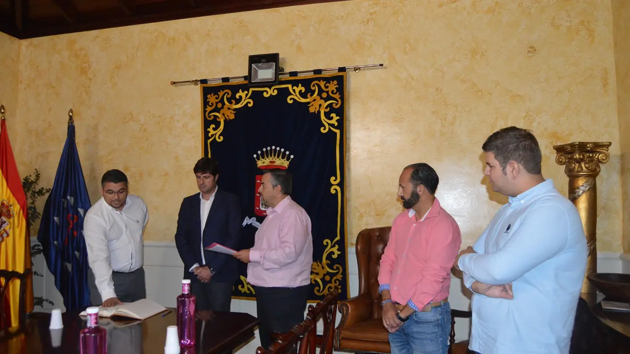 Toma de posesi&oacute;n nuevo funcionario interino1