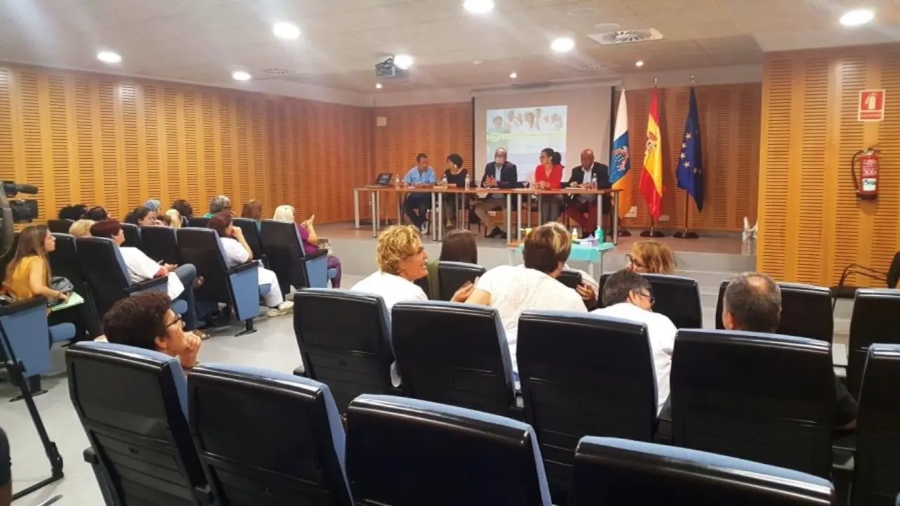 Un instante durante la entrega de los diplomas_Fotor