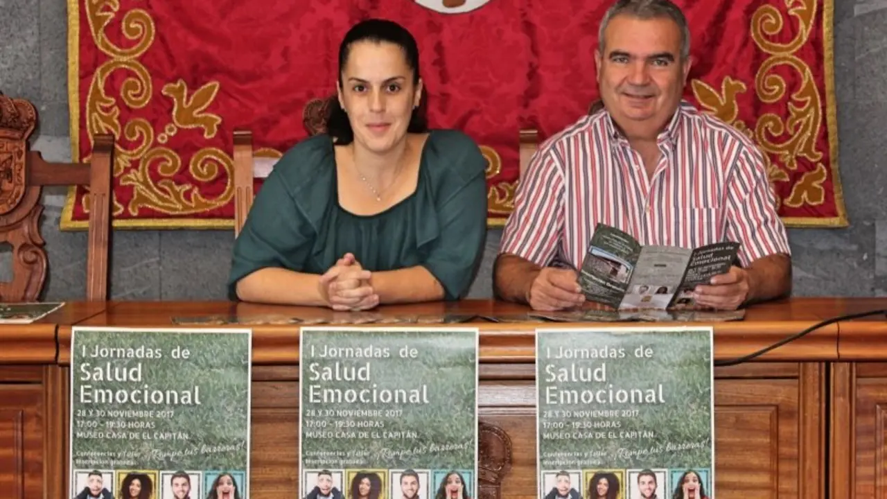 Alcalde y Concejala, Jornadas de Salud 3_Fotor