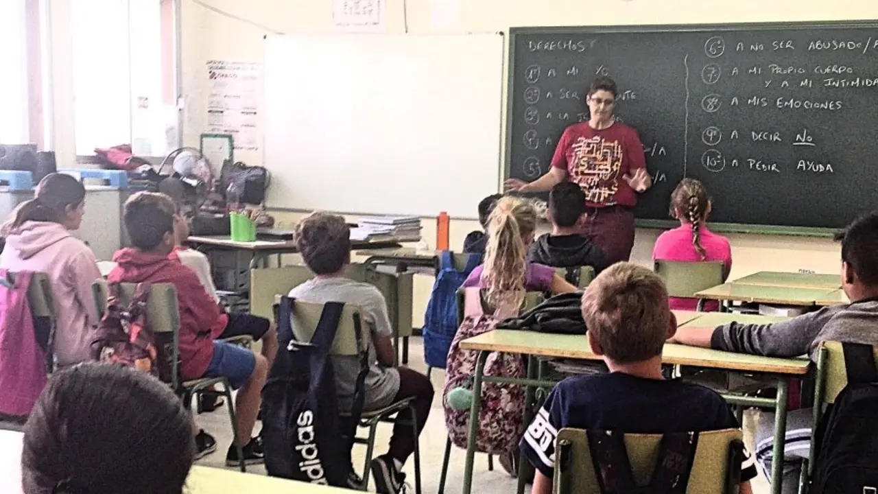 Ojeda_talleres_escolares_violencia_g&eacute;nero_Fotor