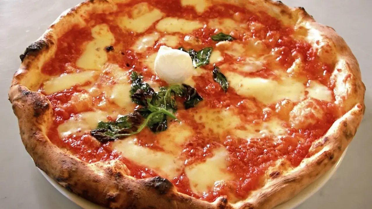 Pizza Margarita napolitana De ElfQrin (Valerio Capello)