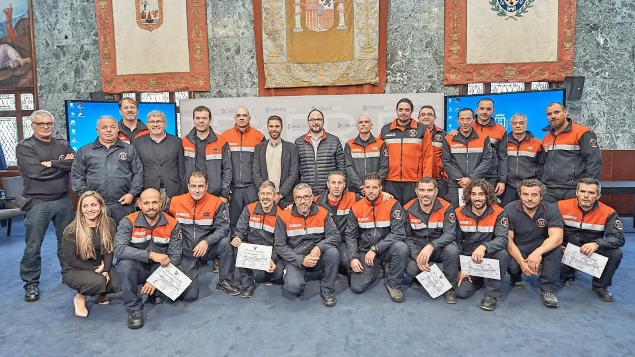 Bomberos-Distinci&oacute;n-jornadas-accidentes-tr&aacute;fico_Fotor
