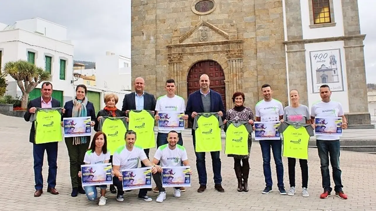 Presentaci&oacute;n cartel y camiseta Esp&iacute;ritu Triabona 2018_Fotor