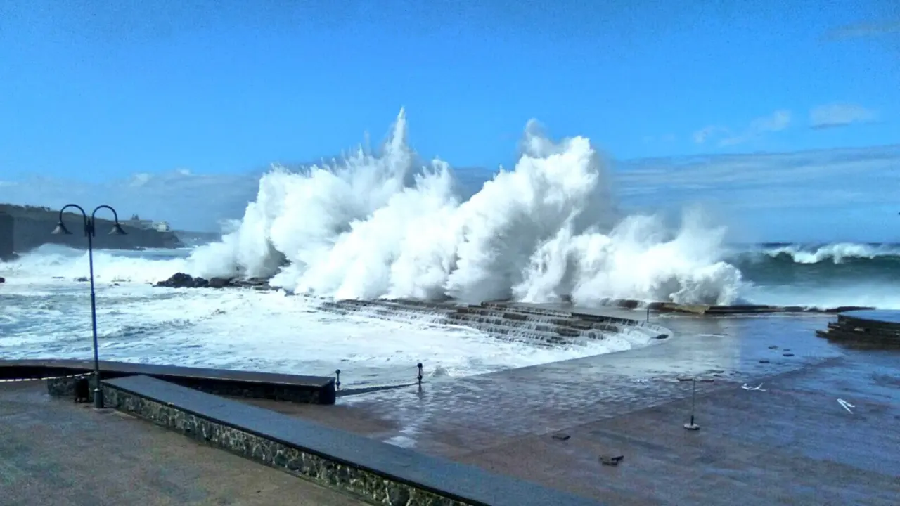 TEMPORAL OLAS LLUVIAS BORRASCA 2018-02-28 a las 20_Fotor