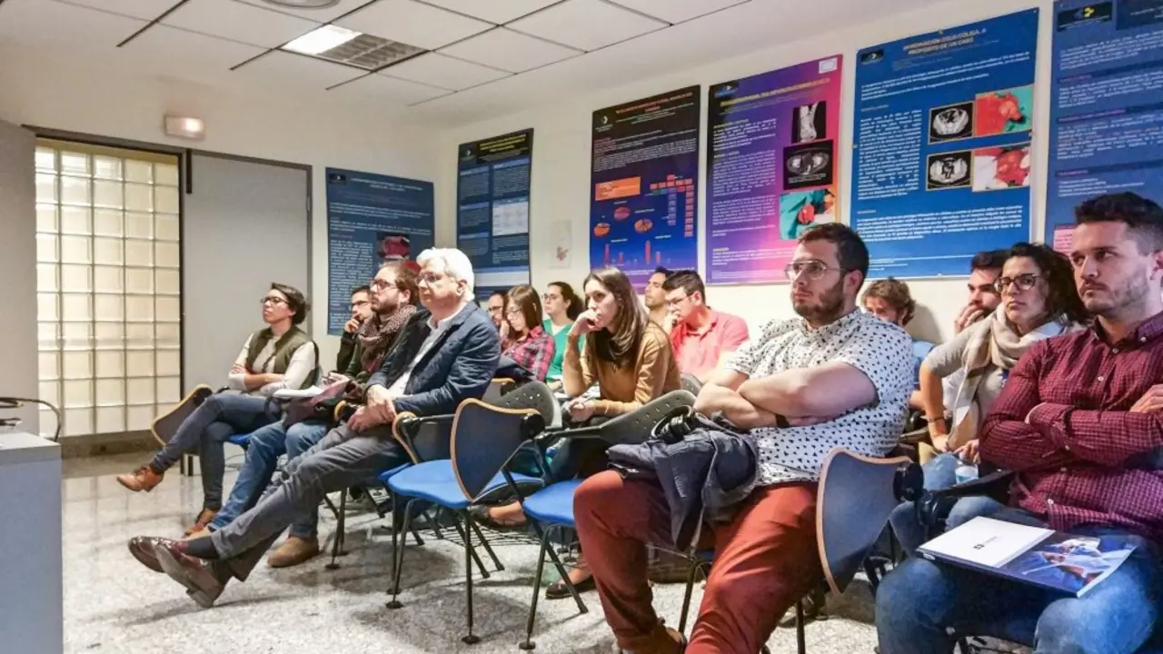 M&eacute;dicos internos residentes de cirug&iacute;a de Canarias y de Espa&ntilde;a durante un curso especializado en La Candelaria_Fotor