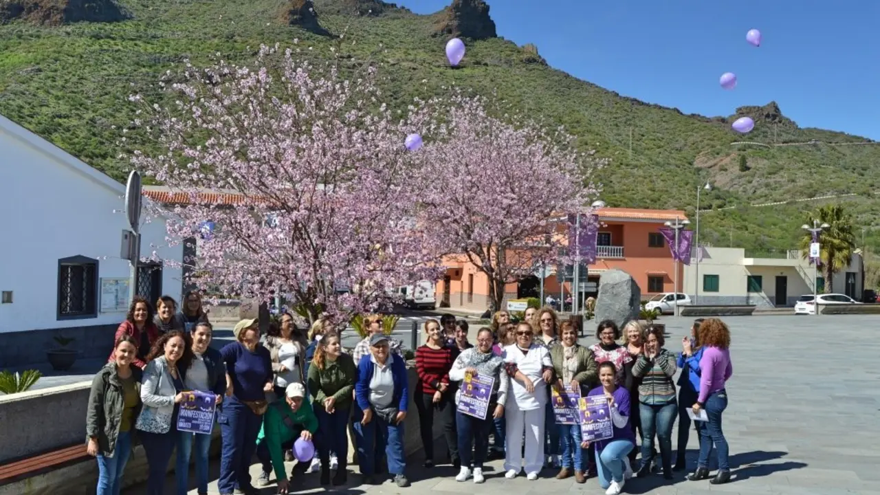 HUELGA FEMINISTA SANTIAGO DEL TEIDE 98-2_Fotor
