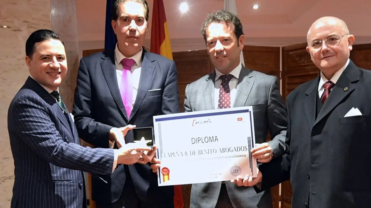 Lape&ntilde;a & De Benito Abogados