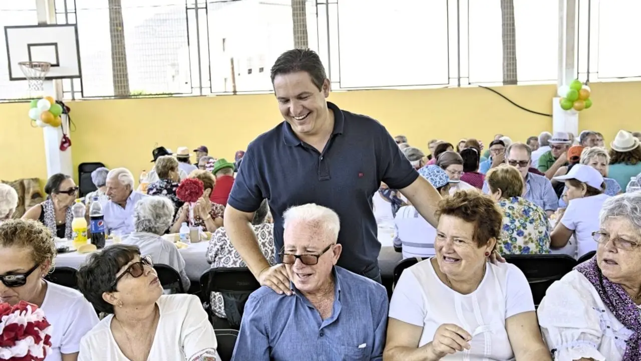 MAYORES ARONA MENA