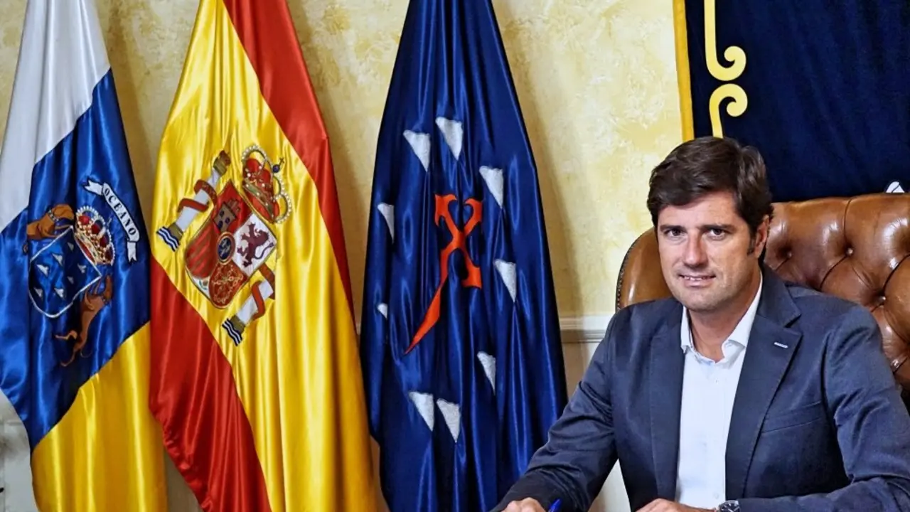 Foto del Alcade Emilio Navarro_Fotor