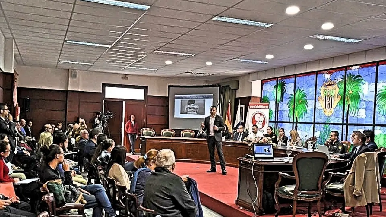 CIBER DRGURIDAD _n_Fotor
