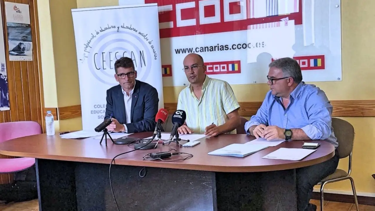 Firma del acuerdo FECCOO - Colegio Oficial de Ed_Fotor
