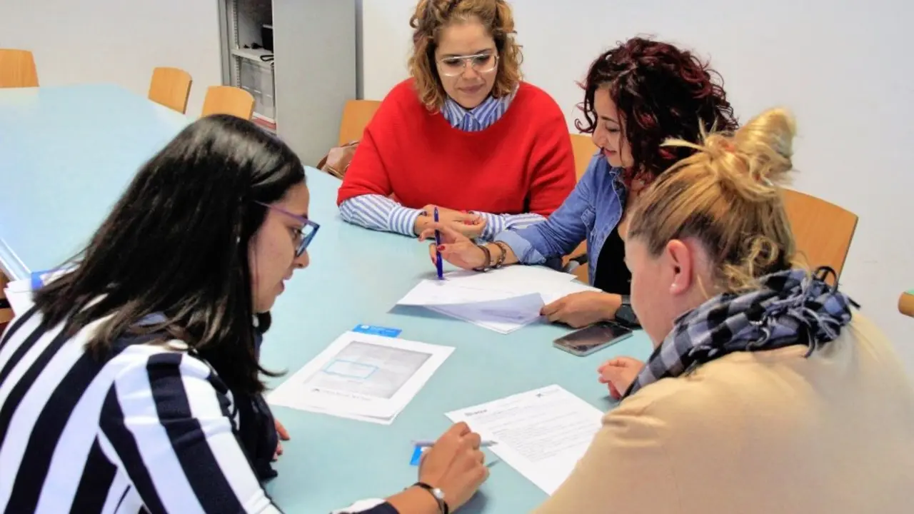 El programa Proinfancia, que la entidad financiera lleva a cabo junto a Radio ECCA y el Ayuntamiento de Gu&iacute;a de Isora, ofrece ayudas econ&oacute;micas, refuerzo educativo y actividades de ocio en verano.