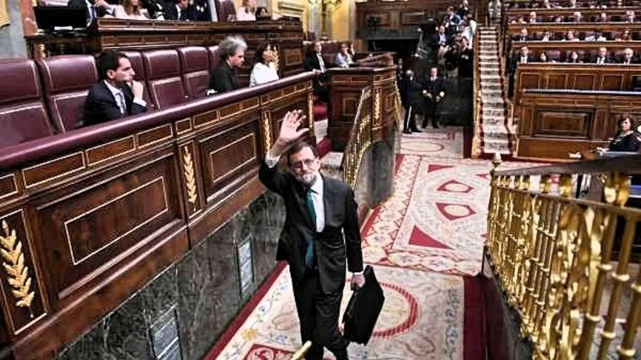 RAJOY DICE ADIOS
