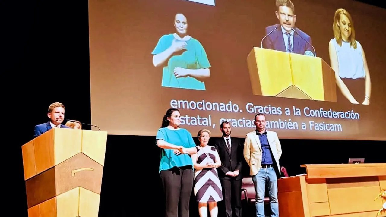 premio Juan Luis Marroqu&iacute;n en la categor&iacute;a de Amigo de la Comunidad Sorda